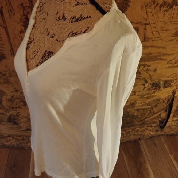 White Daisy Fuentes tee M - Picture 3 of 5